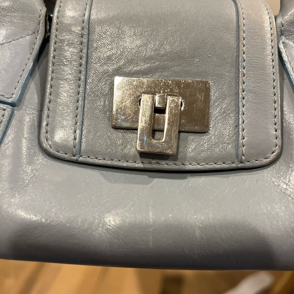 Elegant Nordstrom Geniune Gray Leather Structured Turn Key Handbag - Picture 5 of 6